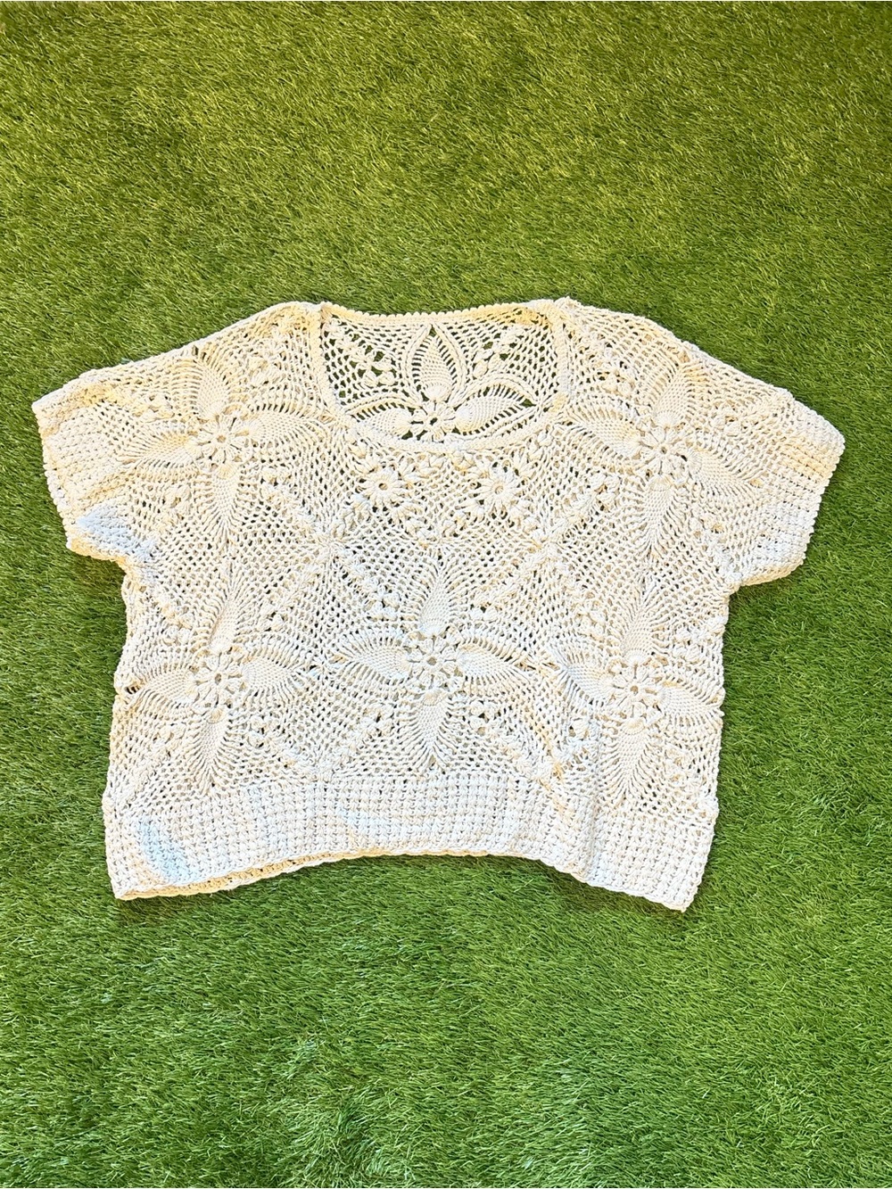 Cream Floral Crochet Open Knit Short Sleeve Top Size L/XL